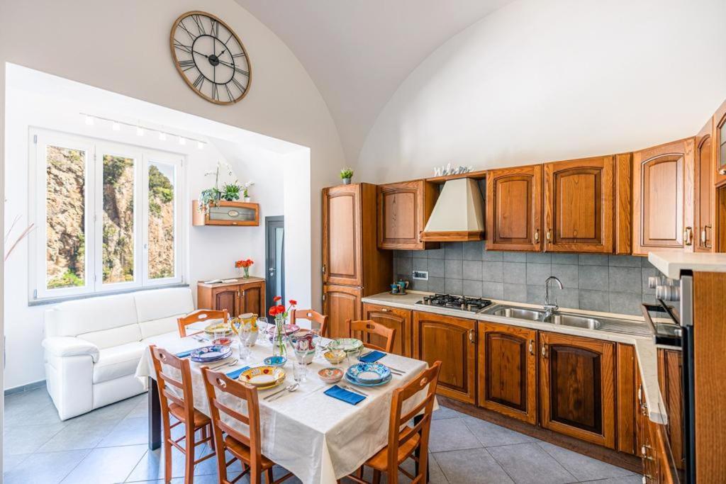 Maika House - Amalfi Coast - Seaview Villa Atrani Buitenkant foto